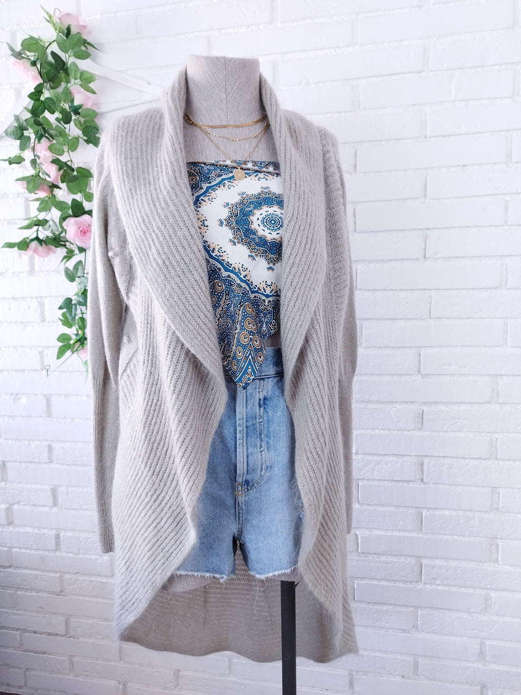 Vintage Long Cardigan — Wool Blend, Open Front, Jacquard Back & Excellent Condition