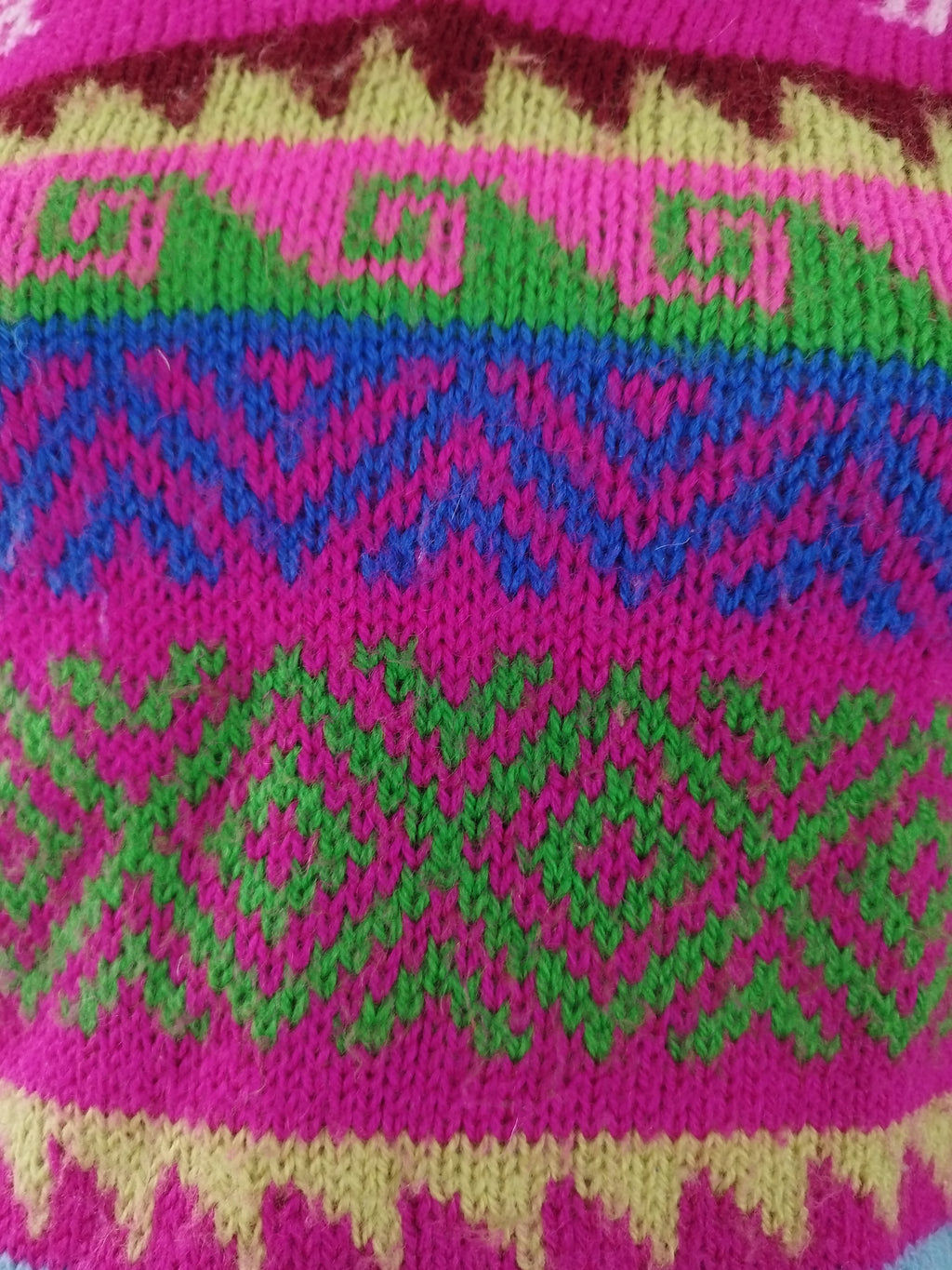 Vintage 90s Andean Jacquard Sweater — Fuchsia Base, Llama & Inca Motifs, V-Neck