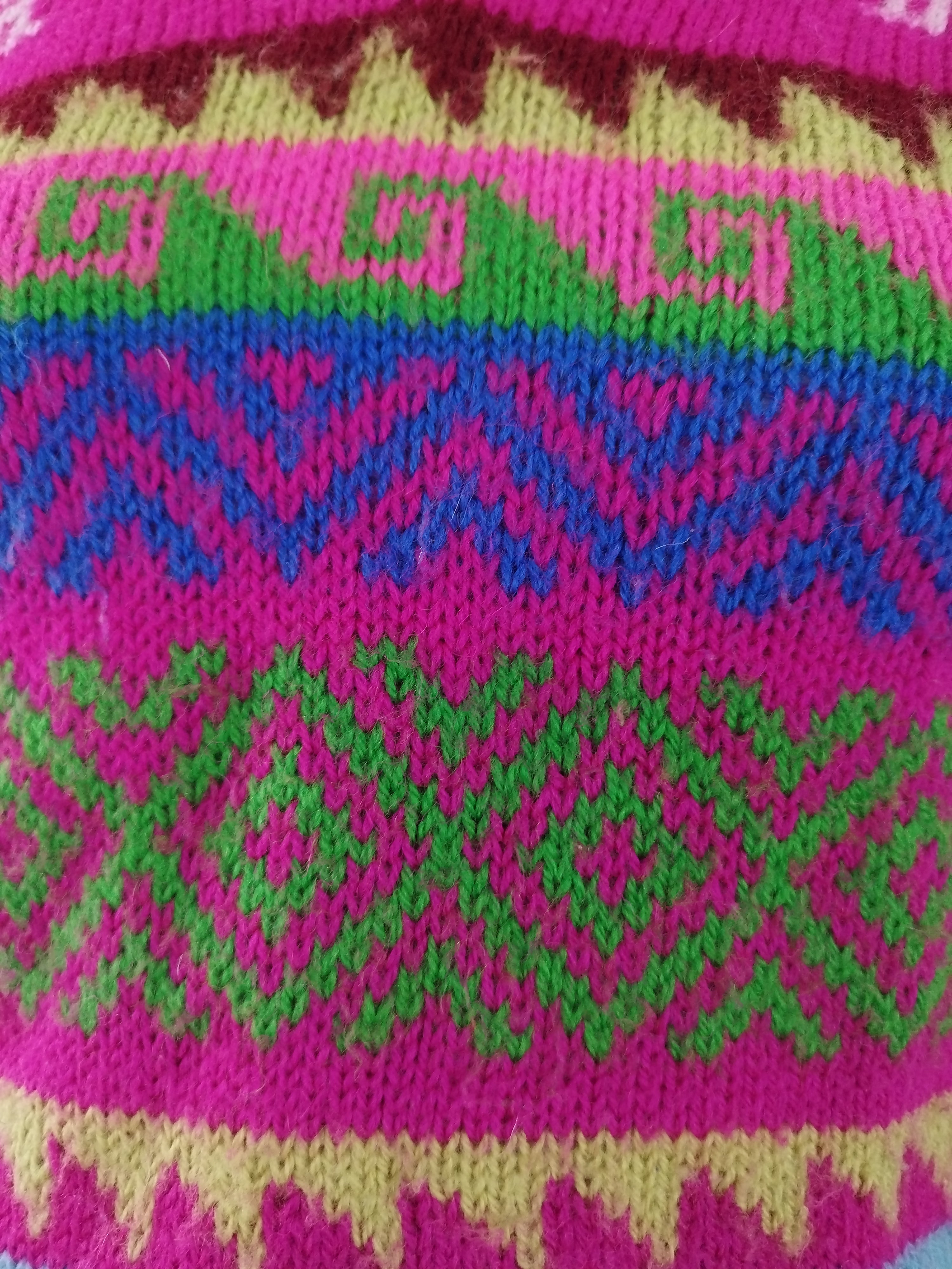 Vintage 90s Andean Jacquard Sweater — Fuchsia Base, Llama & Inca Motifs, V-Neck
