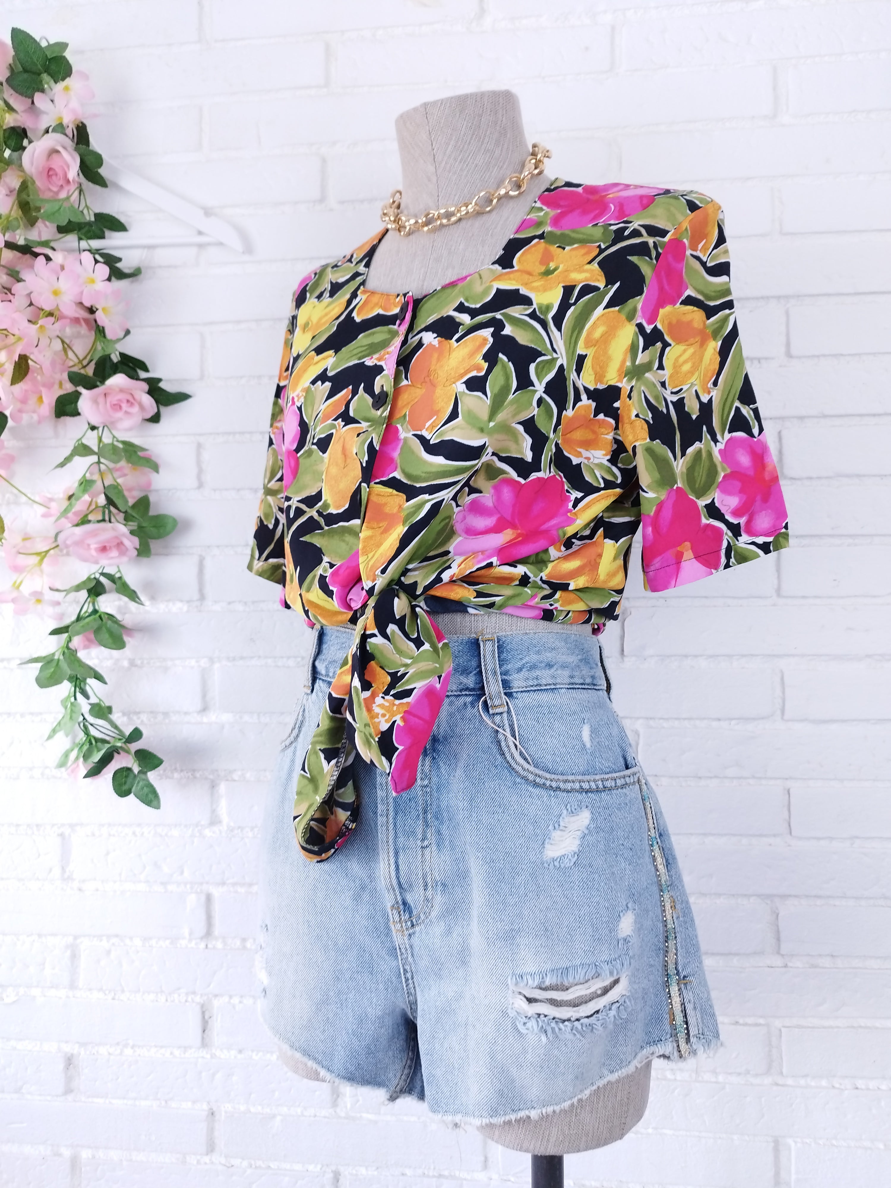 Vintage 90s Blouse — Short Sleeves, Square Neck & Summer Floral Print