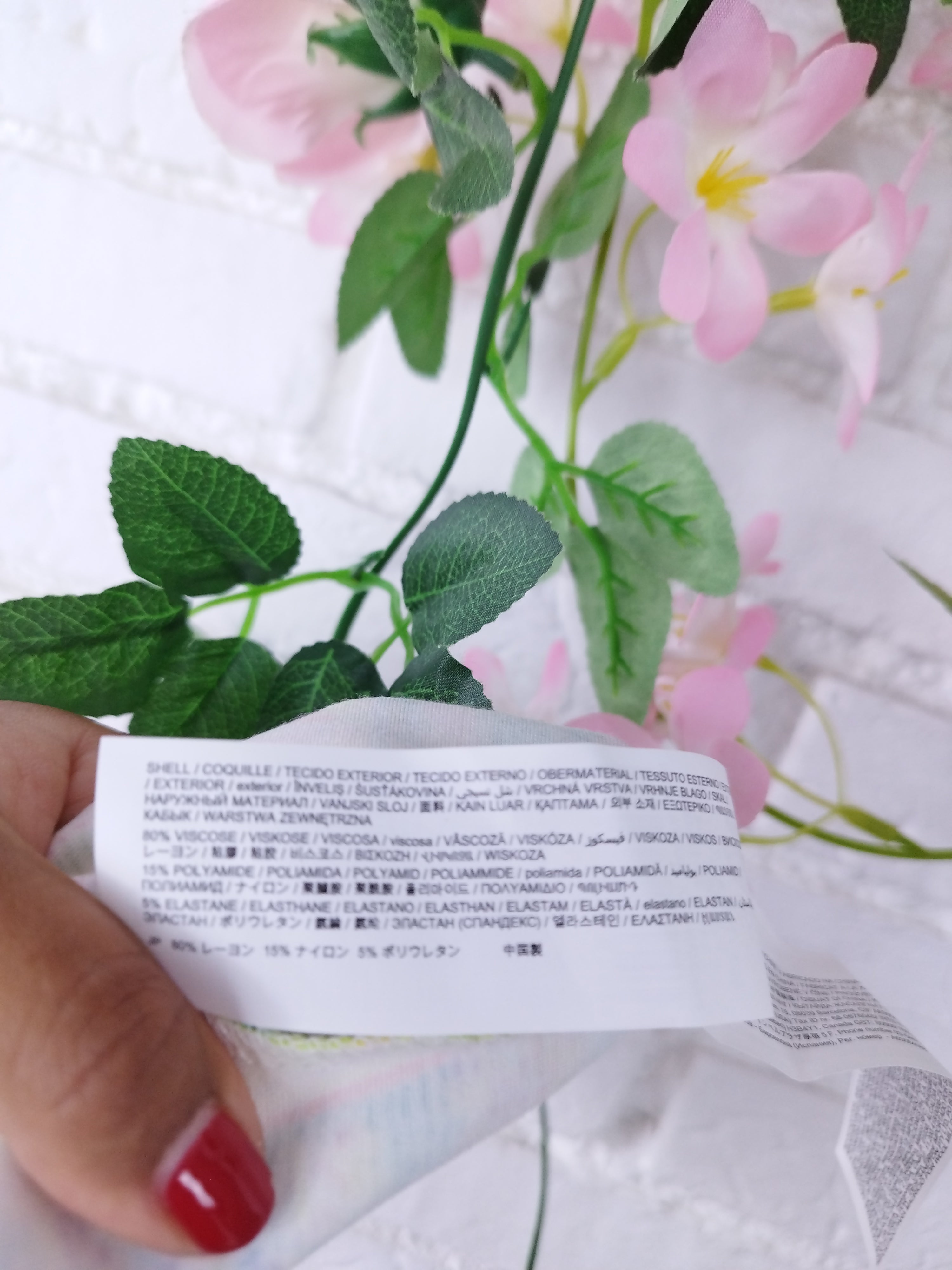 Vestido DESIGUAL Estampado manga larga