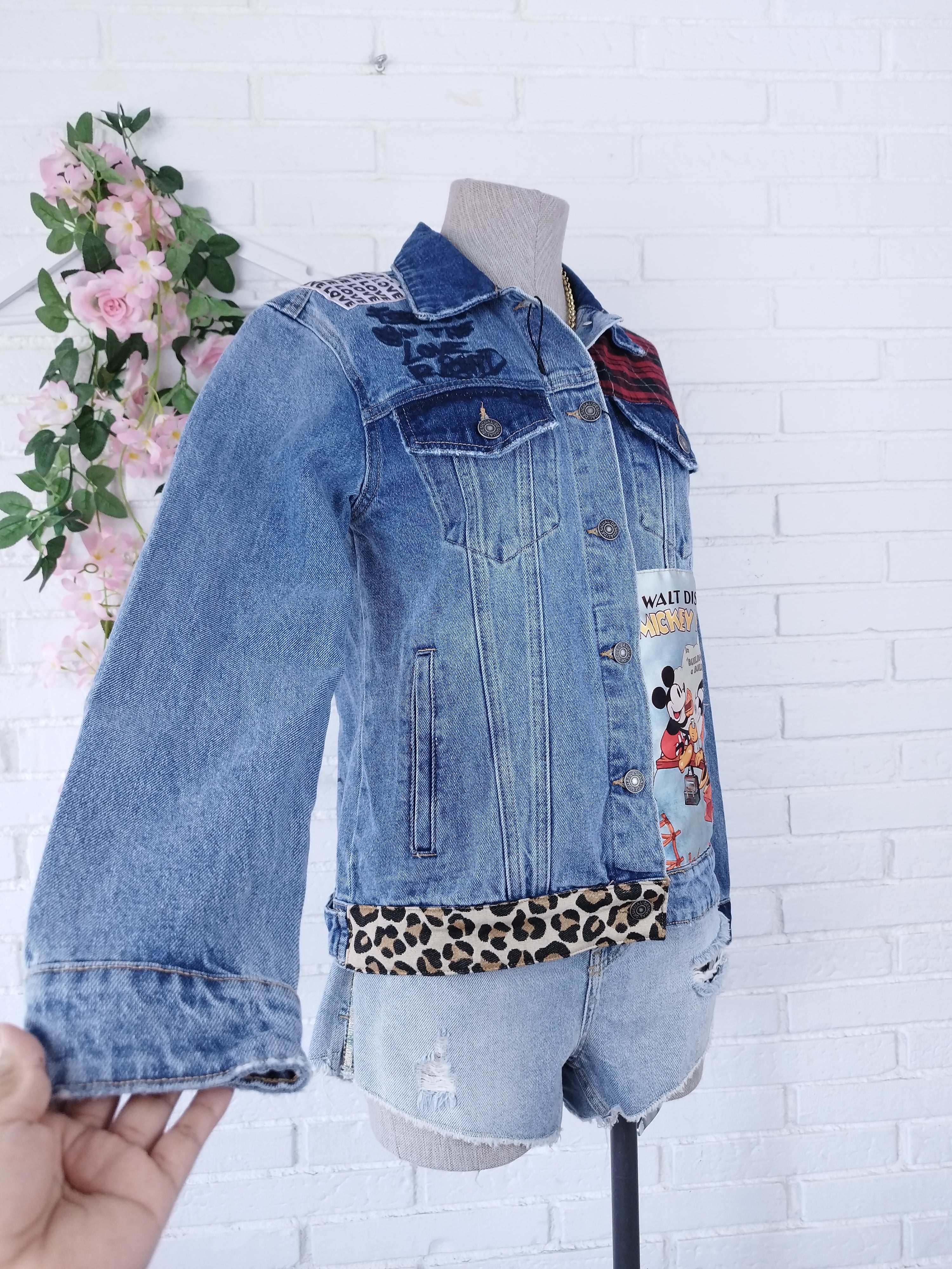 Veste en jean bleu Desigual avec Mickey Mouse