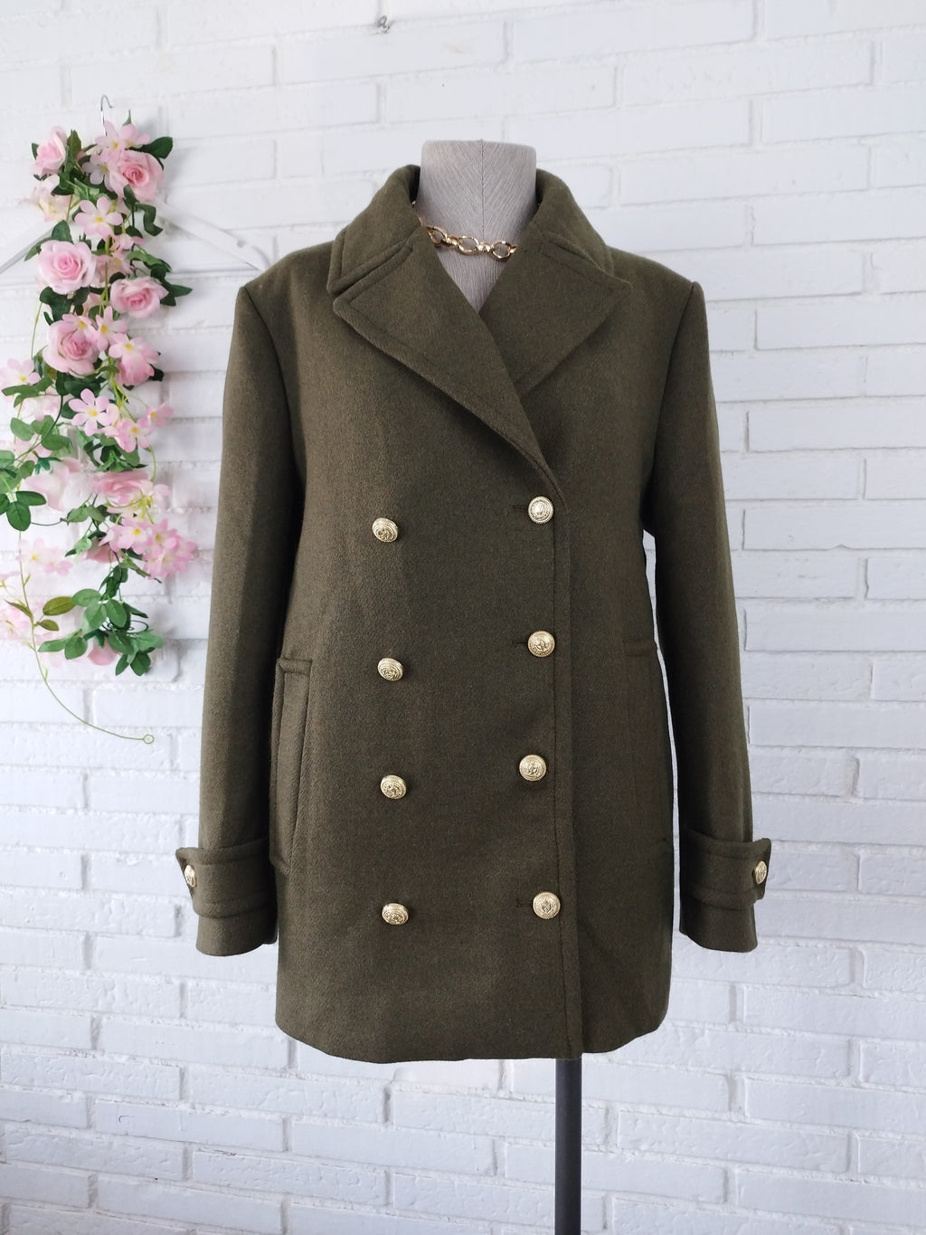 Manteau court en laine à boutons ZARA