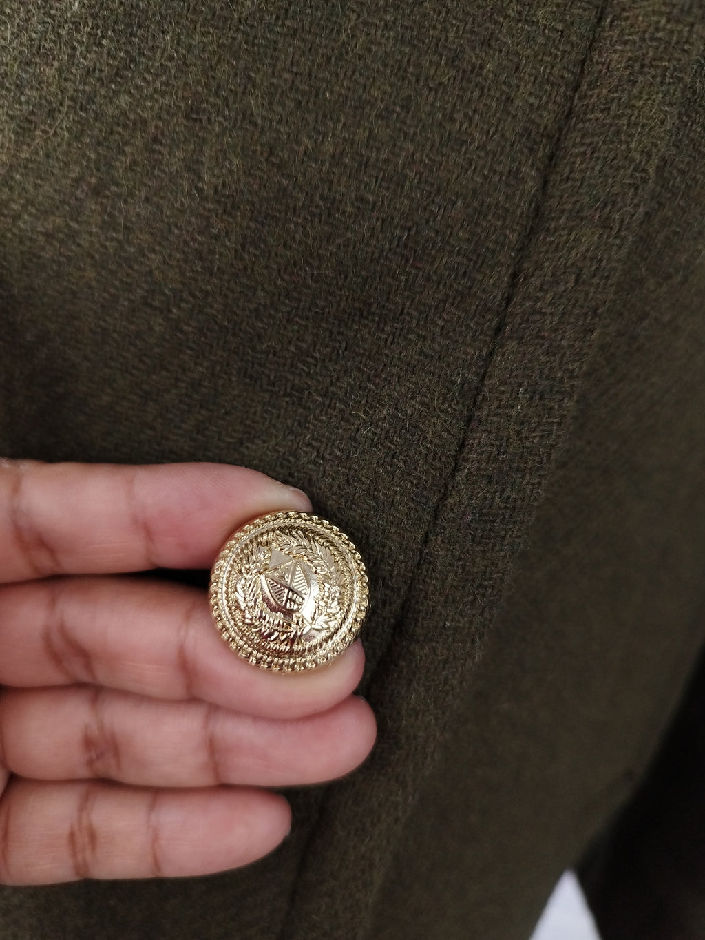 Manteau court en laine à boutons ZARA