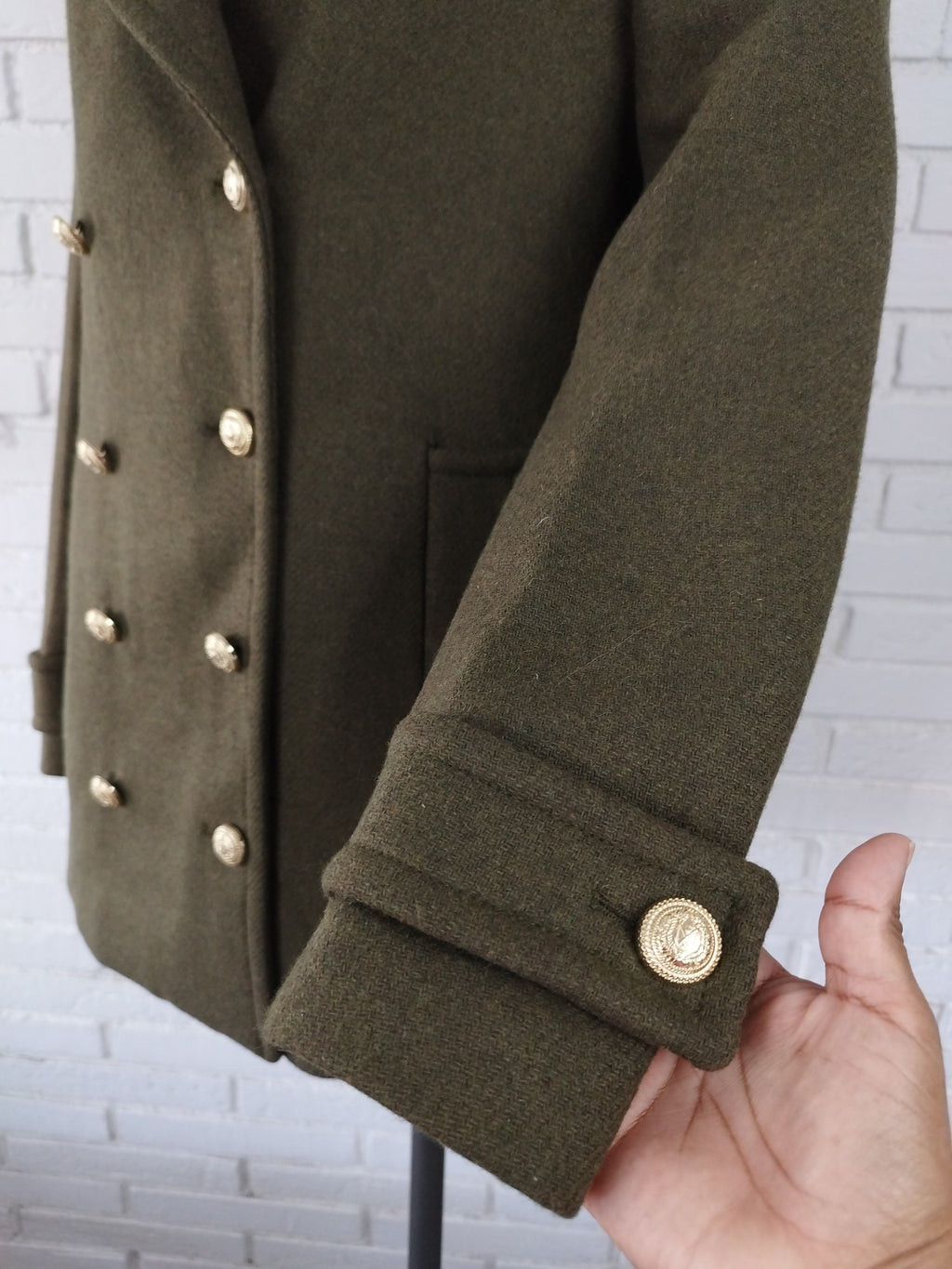 Manteau court en laine à boutons ZARA