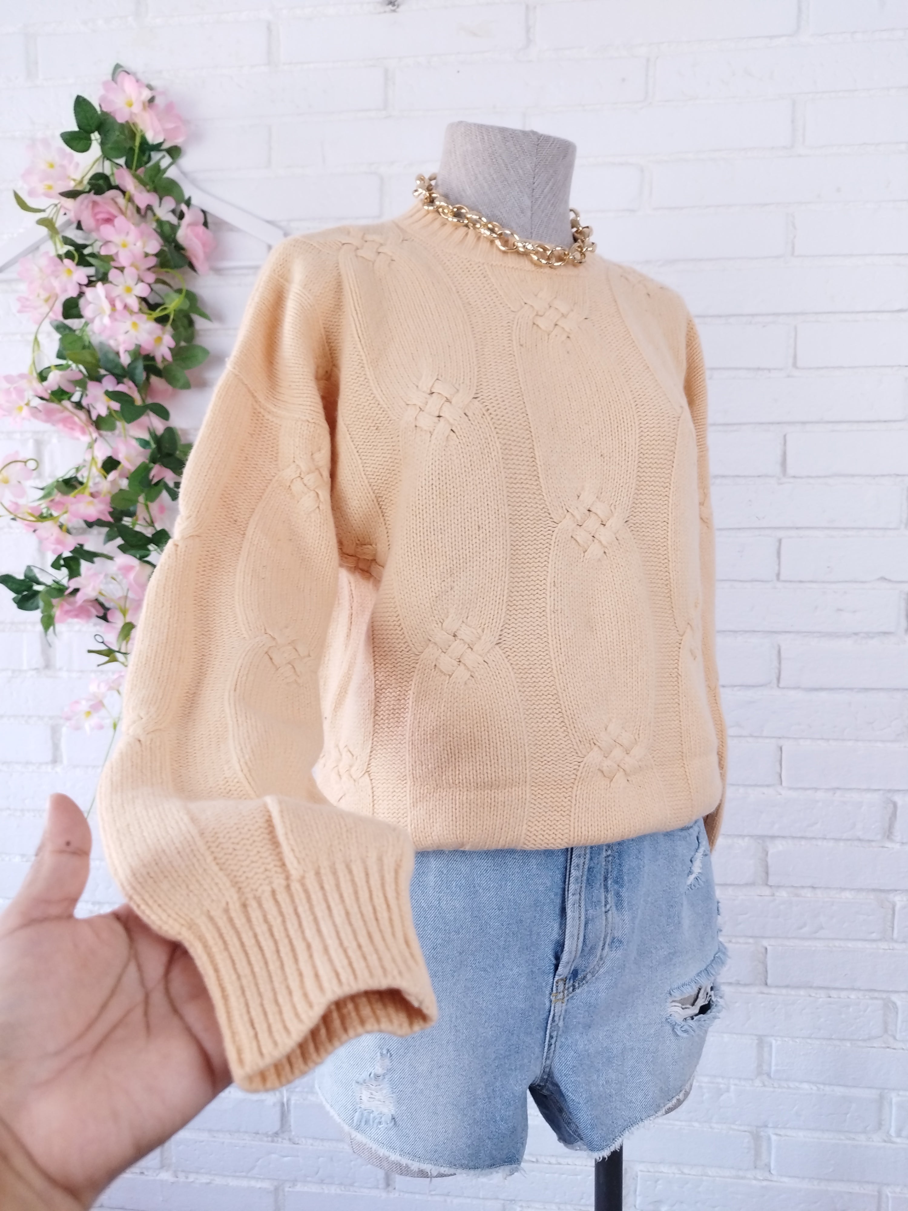 Vintage 90s Cashmere Knit Sweater — Made in Italy, Round Neck & Cable Design