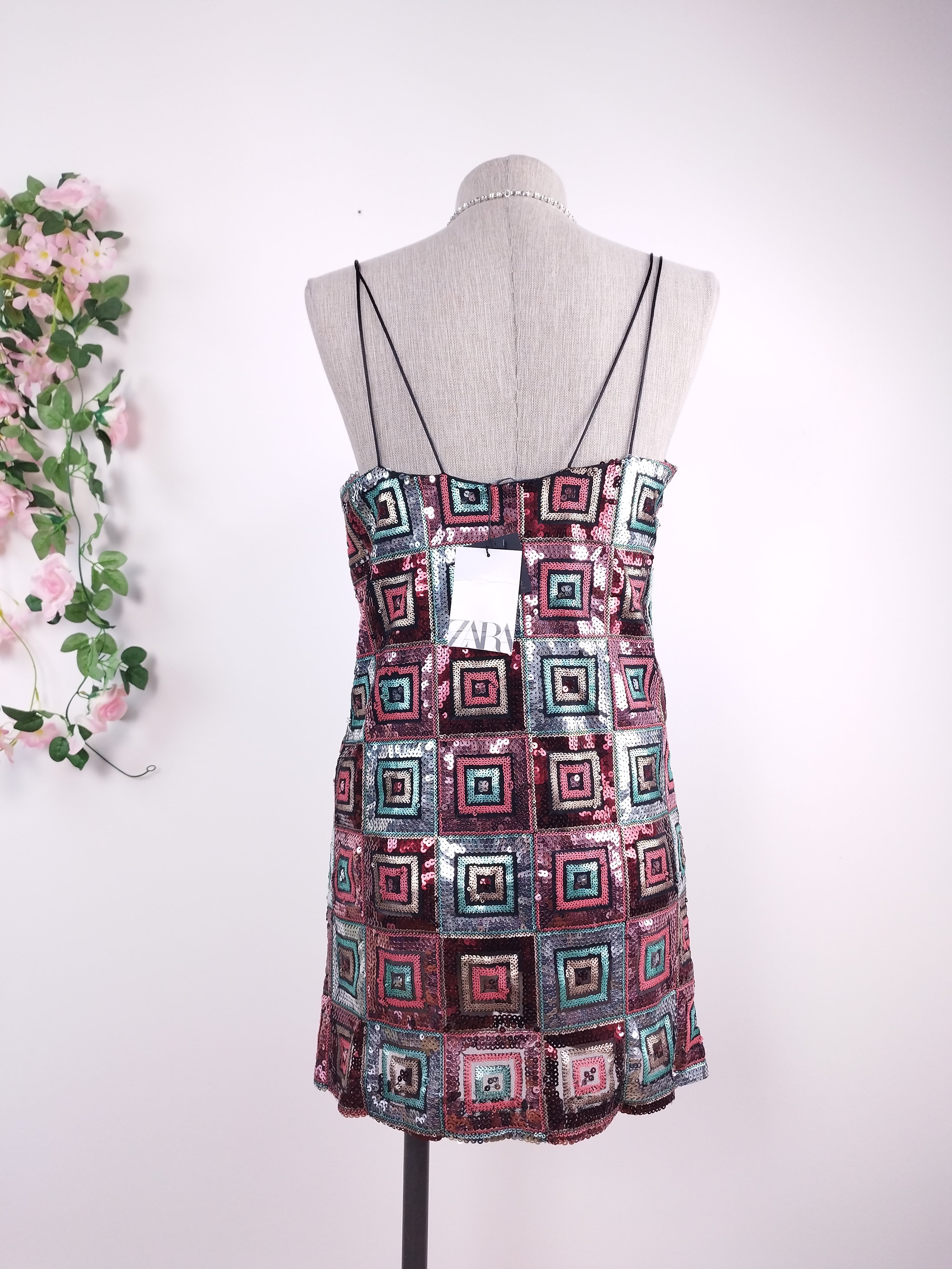 Vestido Corto ZARA Fiesta de Tirantes y Lentejuelas