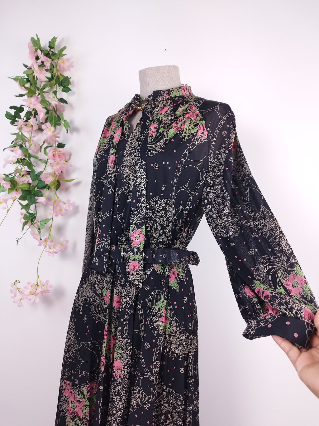 Vintage 80s Dress — Long Sleeves, V-Neck, Neck Tie & Matching Belt