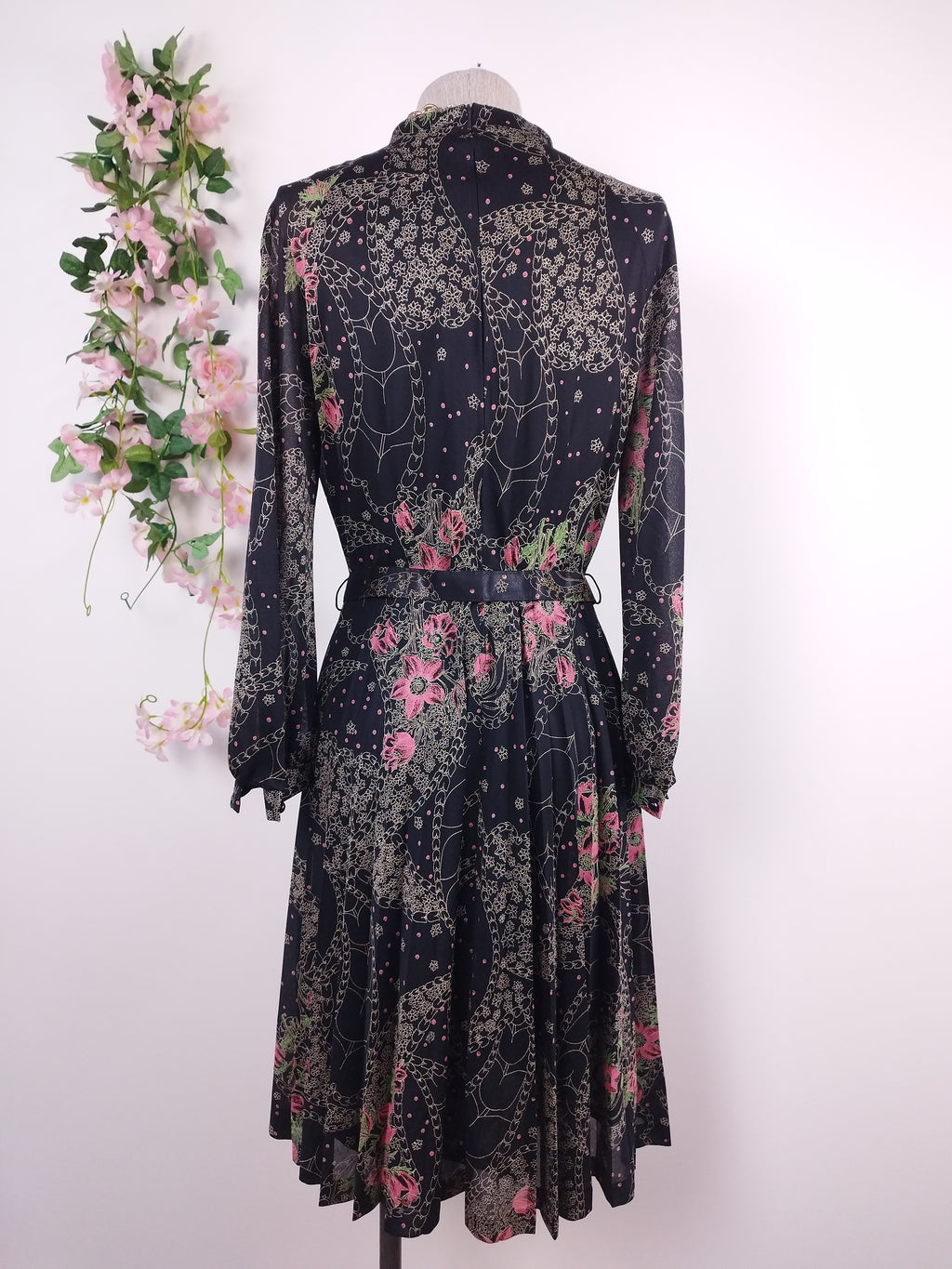 Vintage 80s Dress — Long Sleeves, V-Neck, Neck Tie & Matching Belt