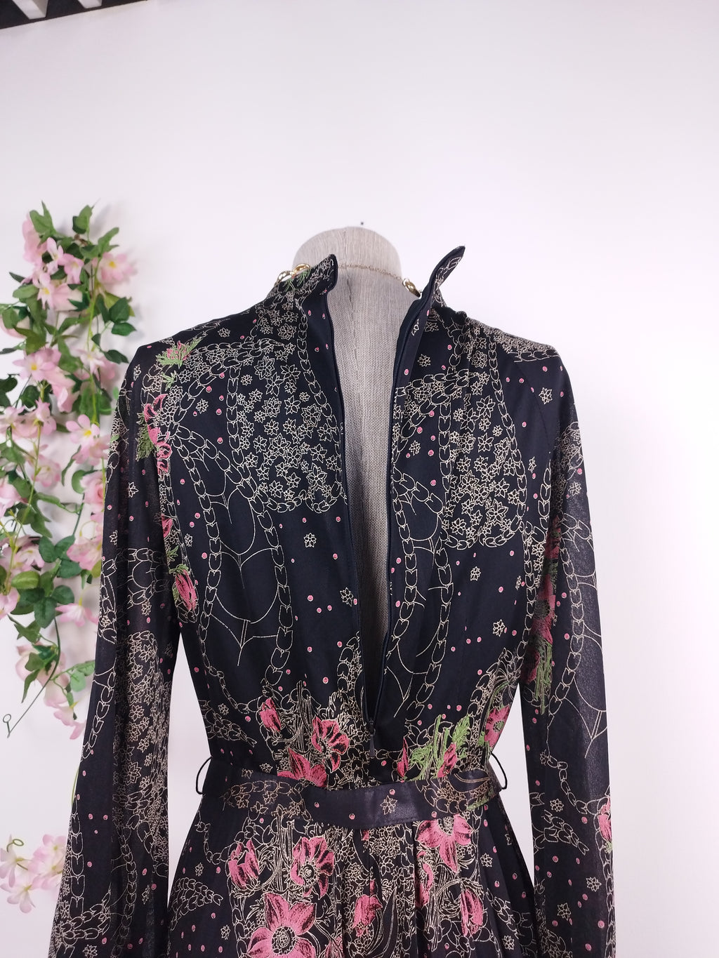 Vintage 80s Dress — Long Sleeves, V-Neck, Neck Tie & Matching Belt