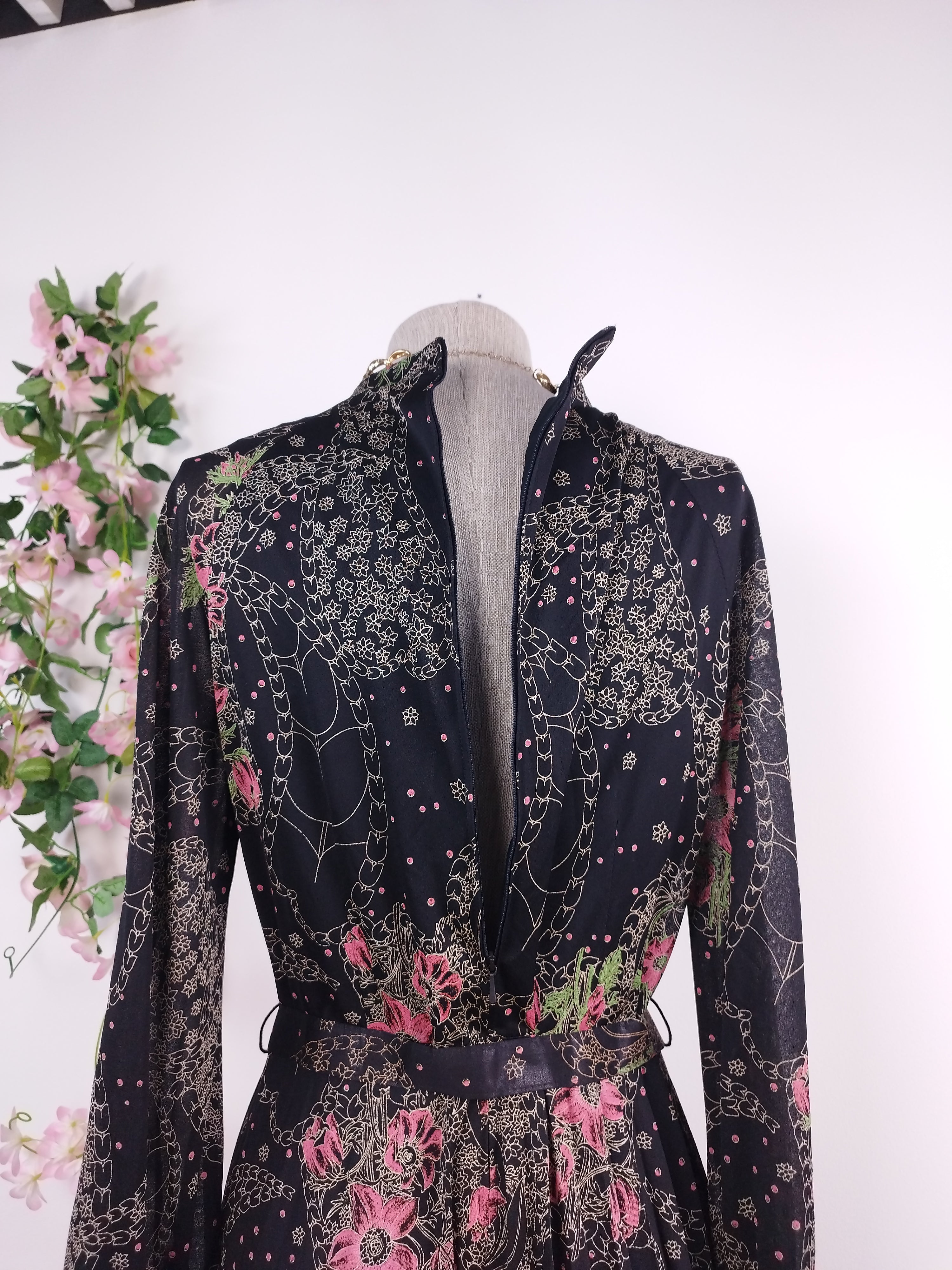 Vintage 80s Dress — Long Sleeves, V-Neck, Neck Tie & Matching Belt