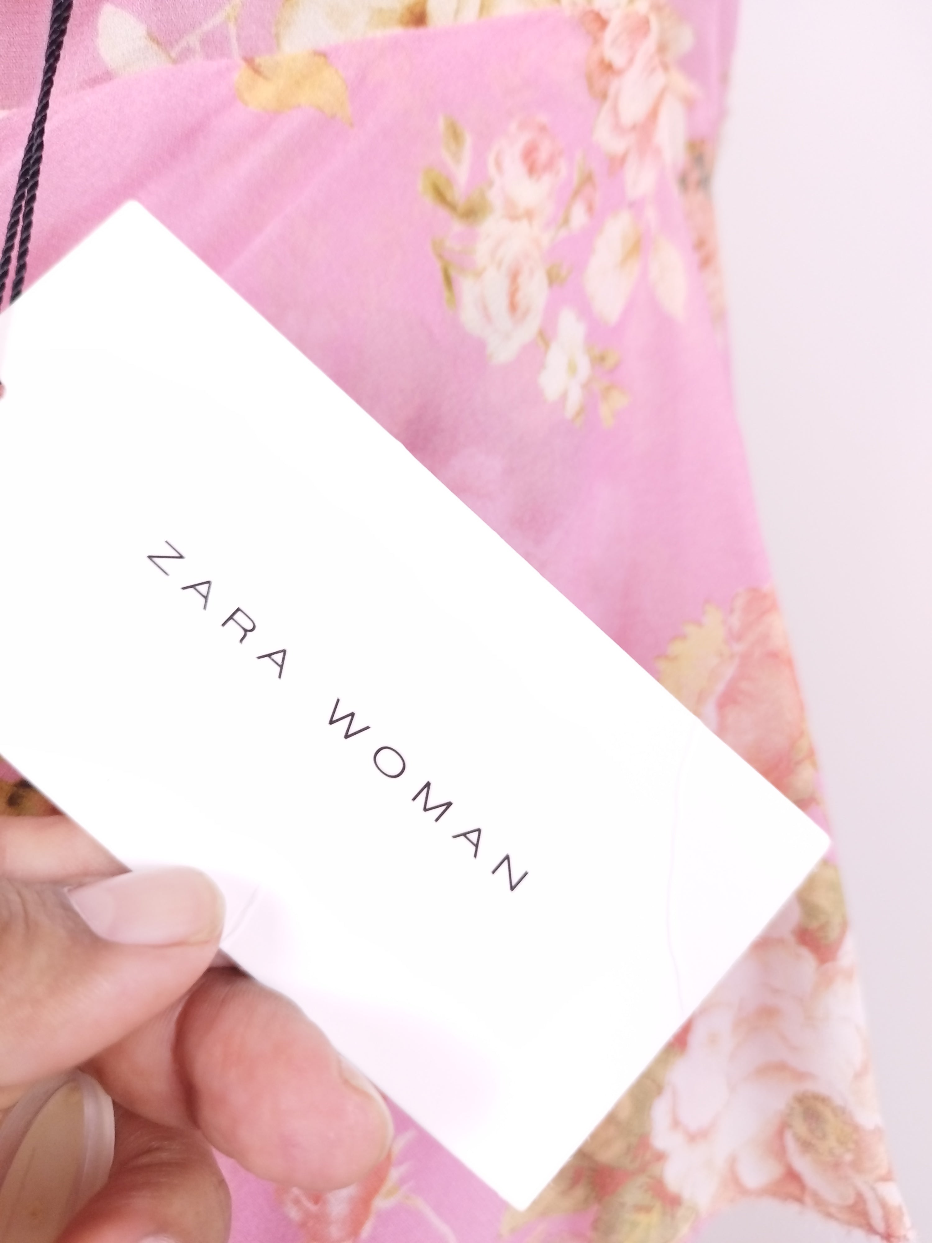 Robe de lingerie ZARA à volants et dos nu