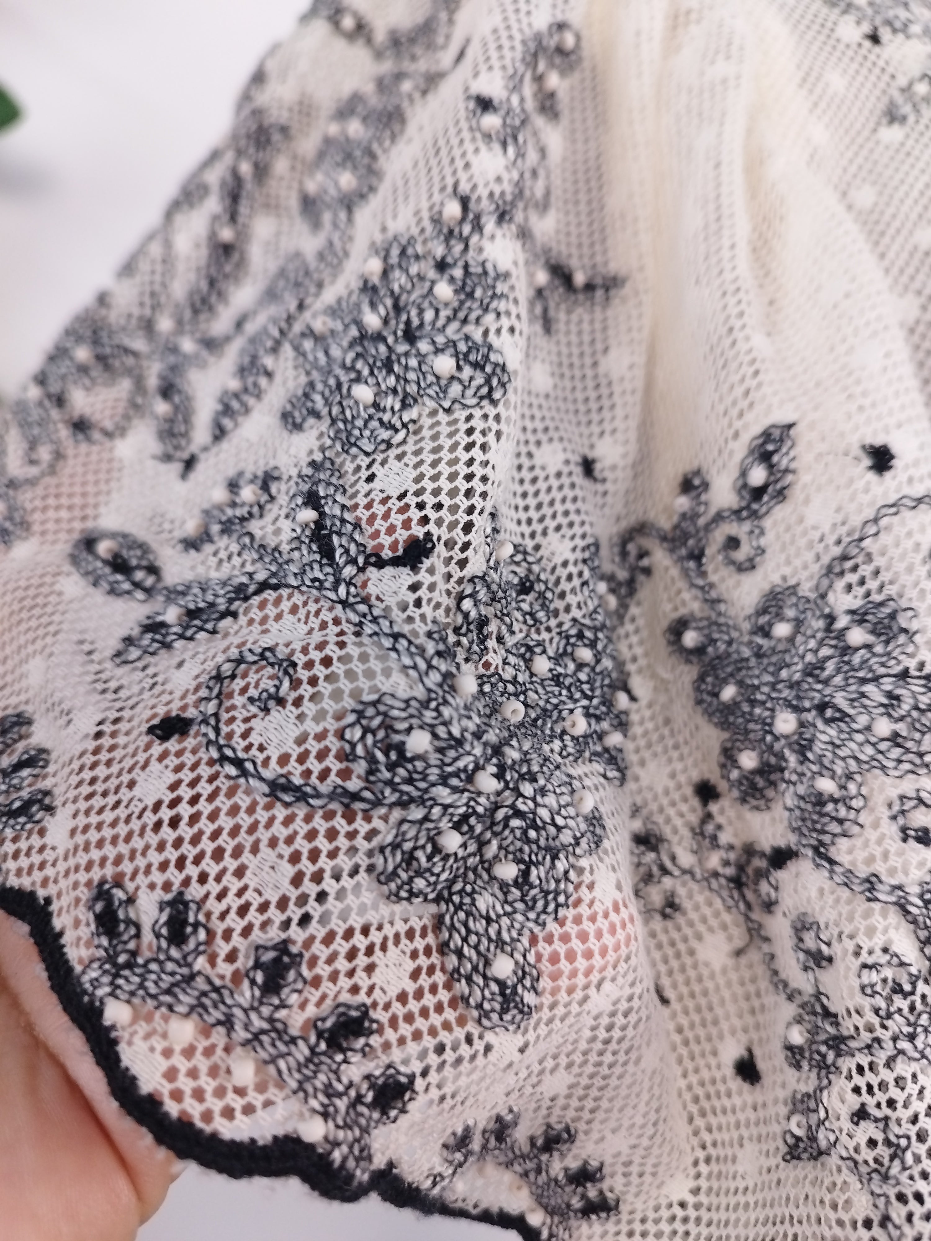 Vestido ZARA Romántico Encaje y Bordado