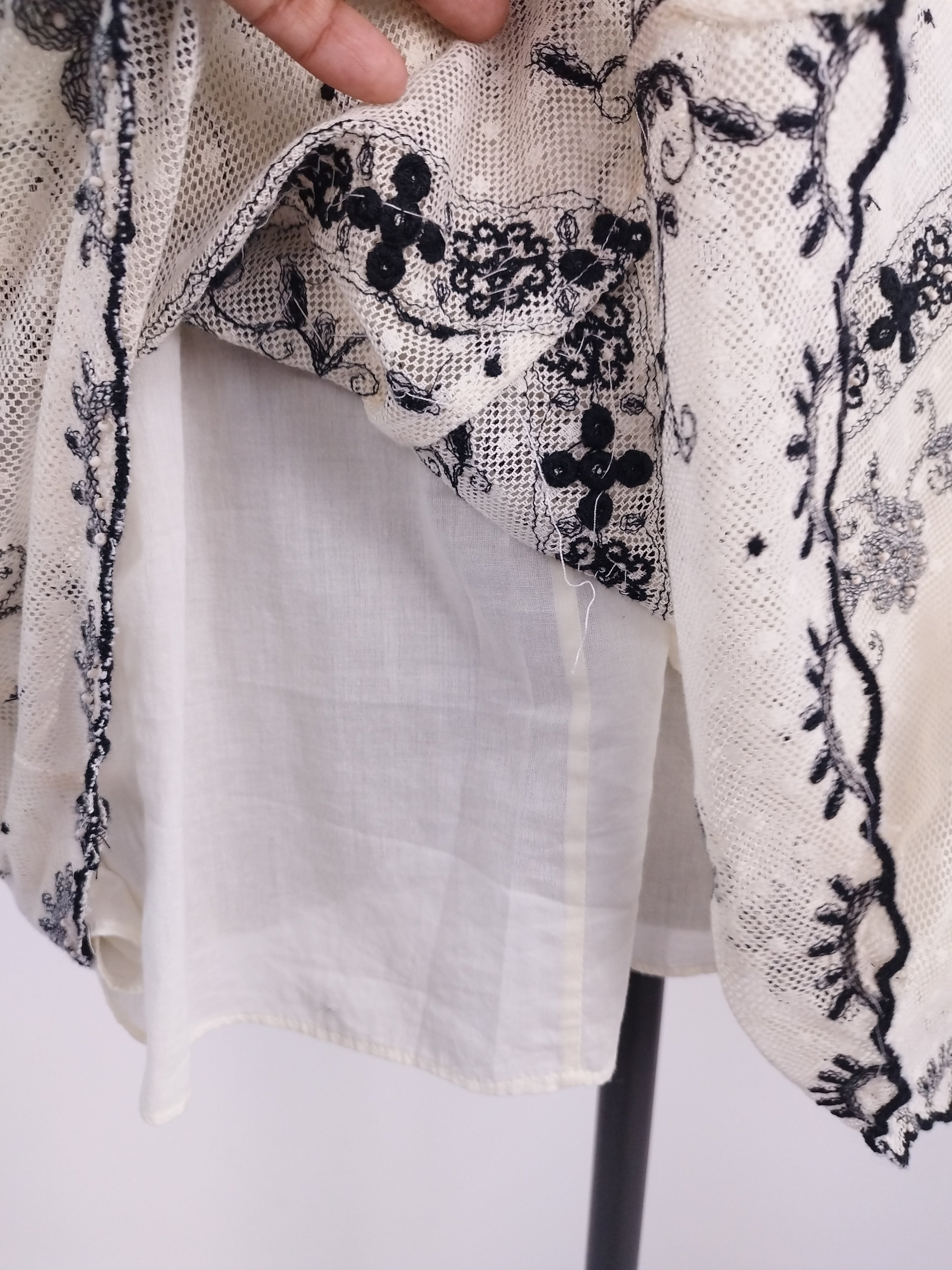 Vestido ZARA Romántico Encaje y Bordado