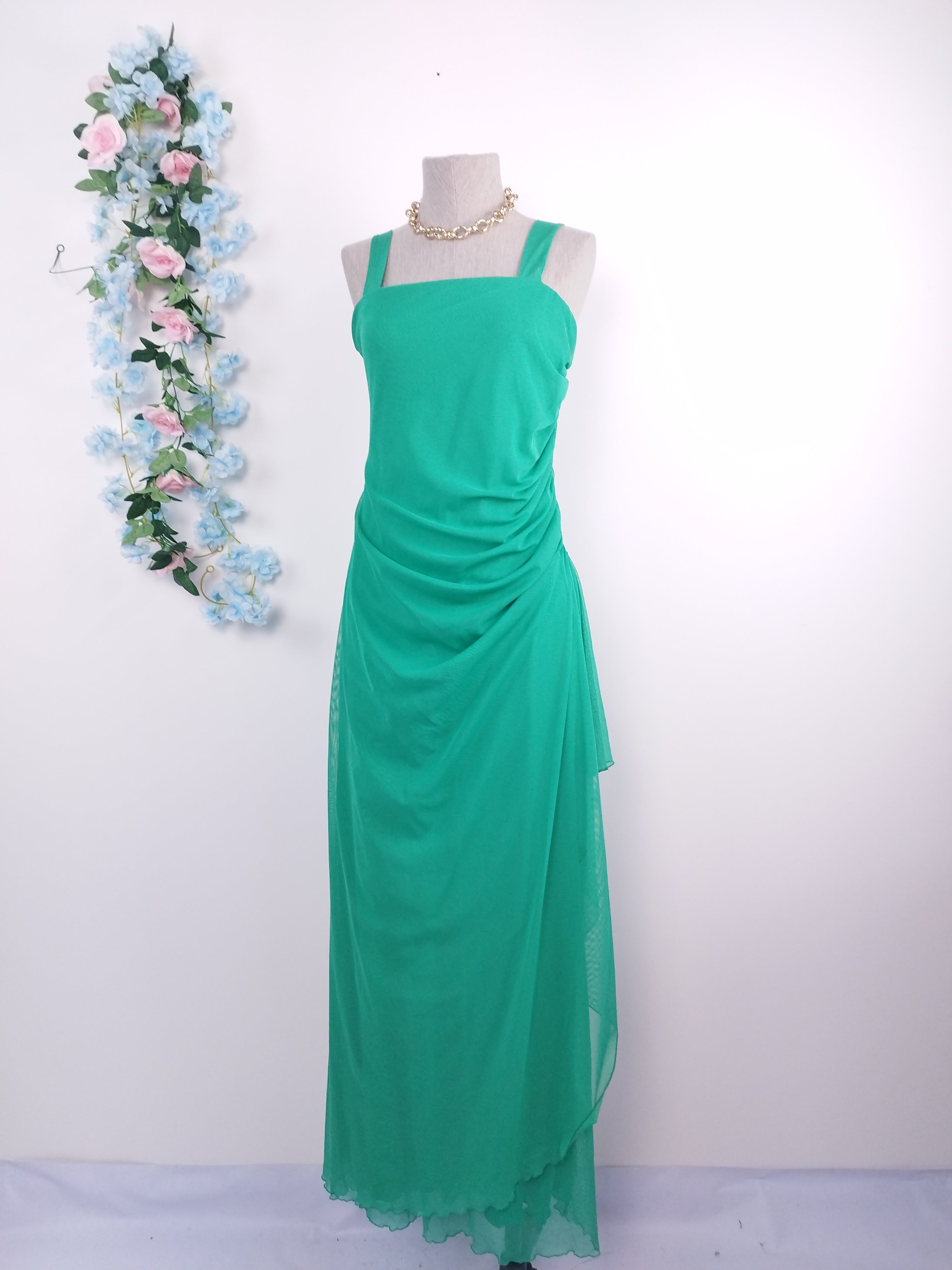 Robe de soirée drapée en tulle style années 90