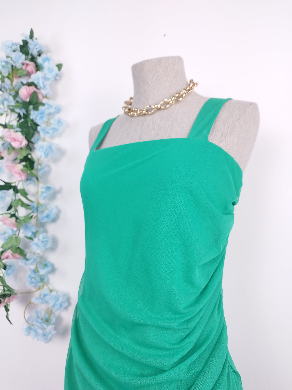 Robe de soirée drapée en tulle style années 90