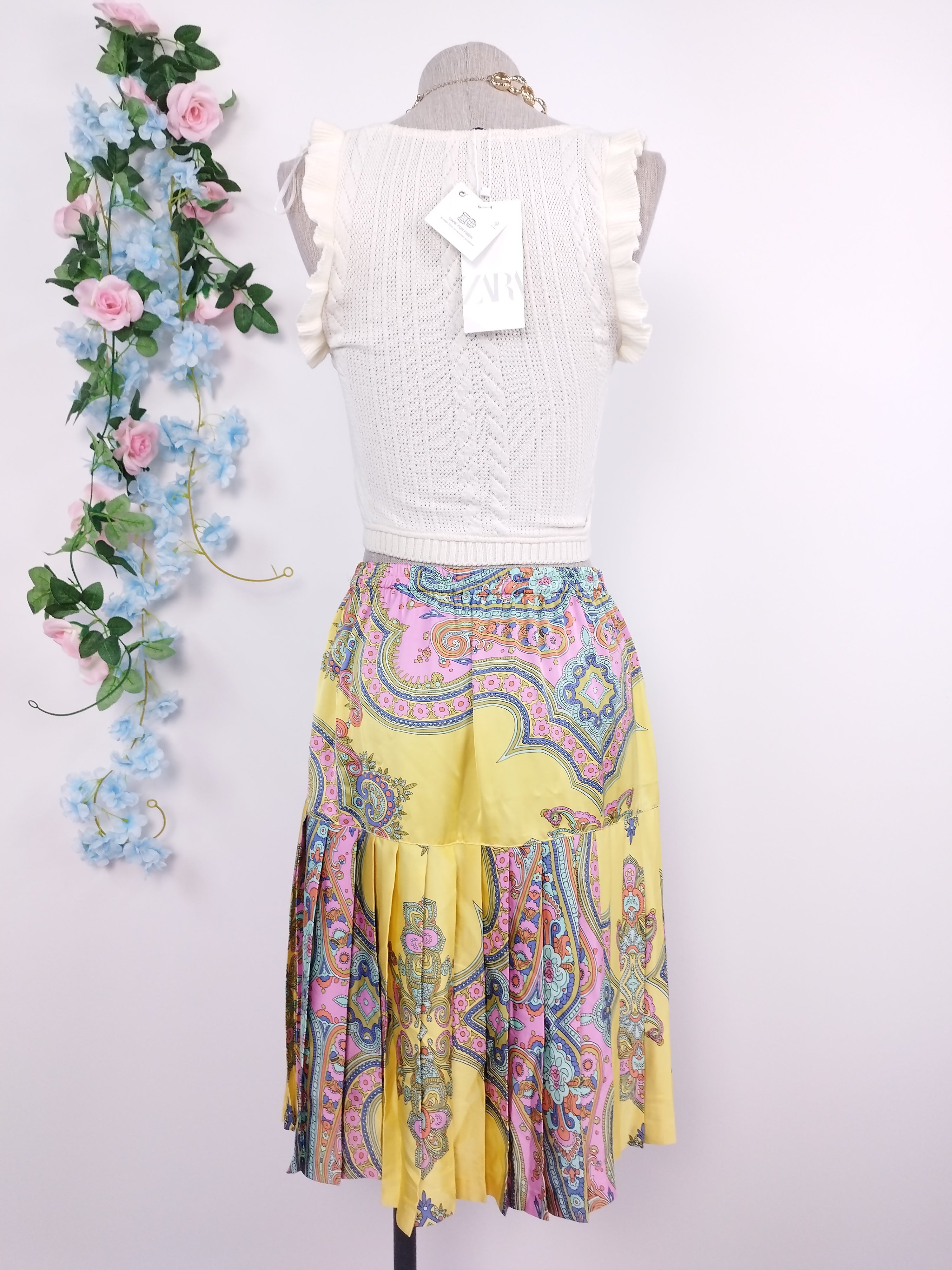 Jupe plissée vintage en satin à motif cachemire