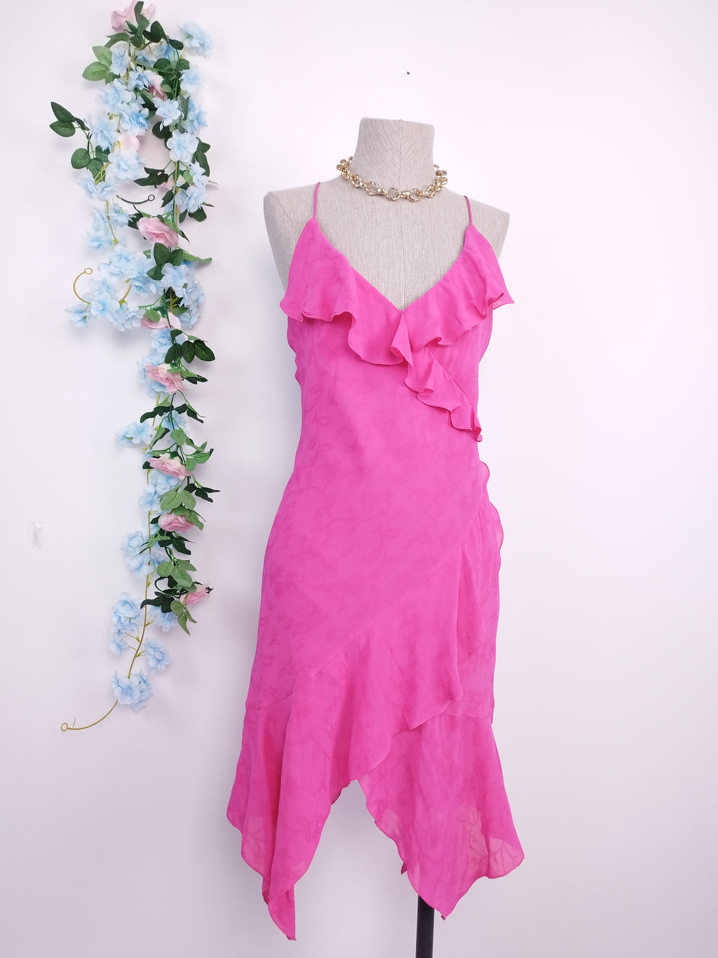 Robe lingerie asymétrique vintage années 90 à volants