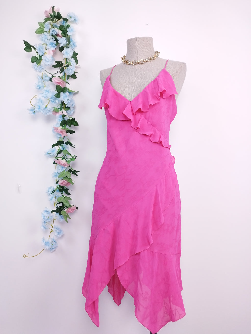 Robe lingerie asymétrique vintage années 90 à volants