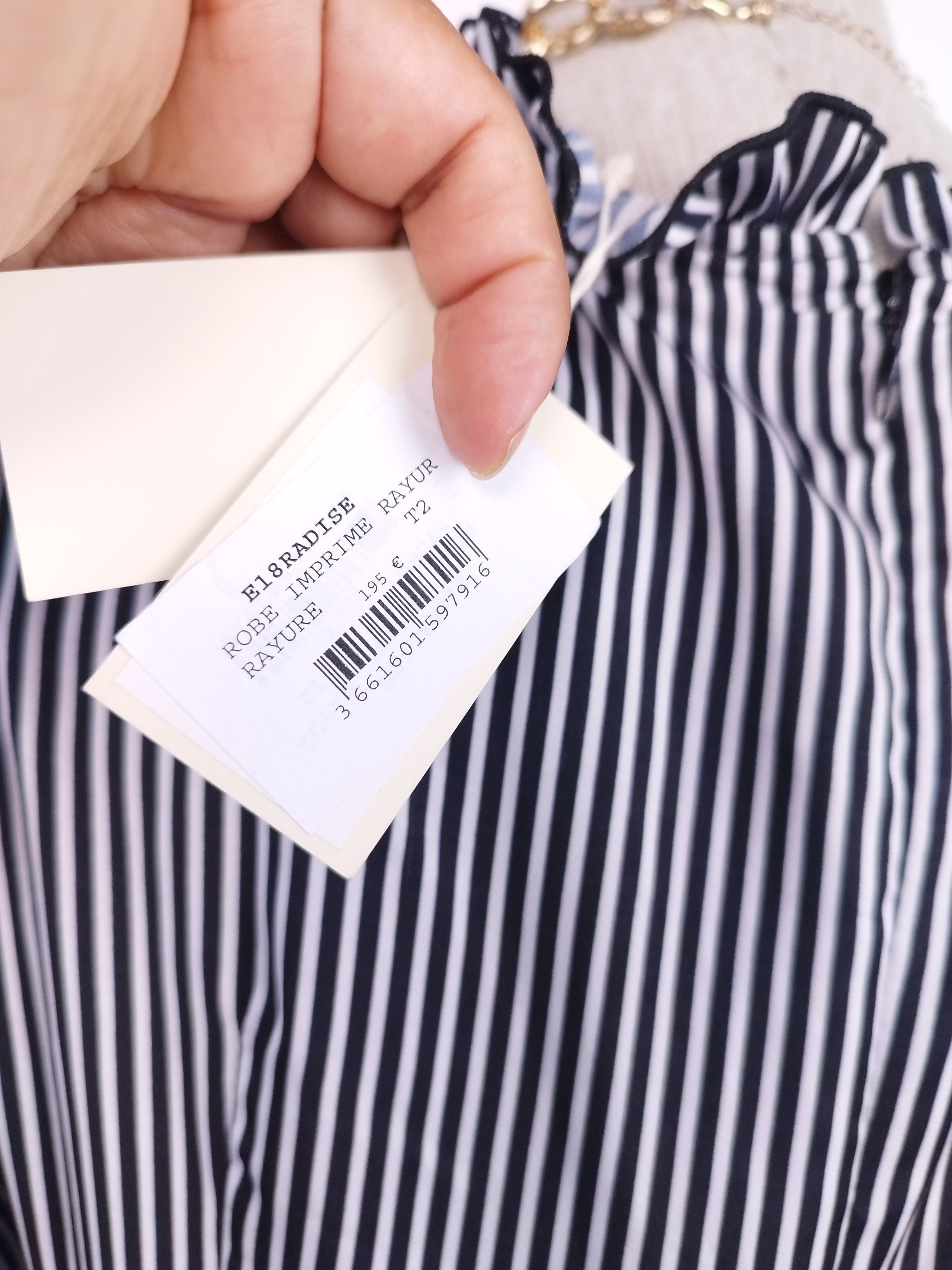 Vestido MAJE Rayas hombros descubiertos